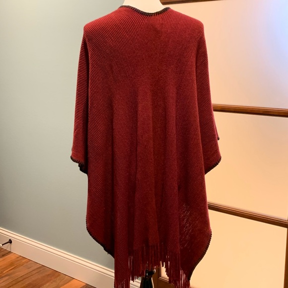 Lightweight knit shawl red. - Picture 3 of 6